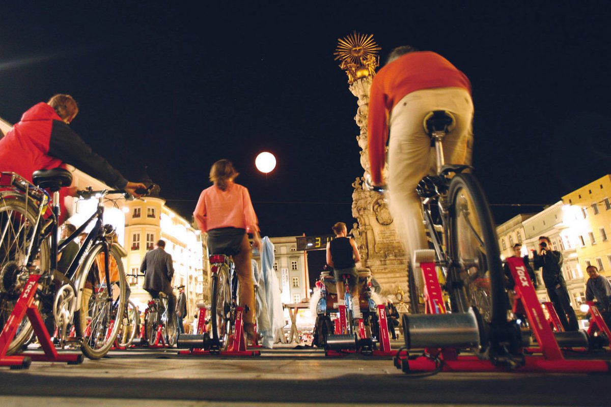 Roland Graf: Moon Ride: interactive installation